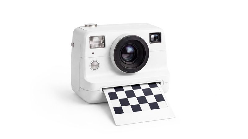 Preview mockup 2 free polaroid photo mockup